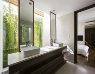 Rèm cây che mát mọi góc nhìn trong căn nhà phố