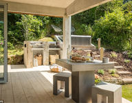 Ngỡ ngàng vẻ đẹp của biệt thự sang được cải tạo từ nhà để xe cũ