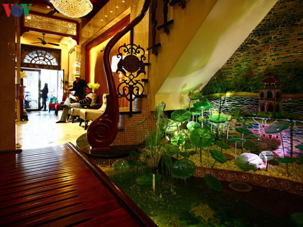 Nhà ống cổ nhưng hiện đại