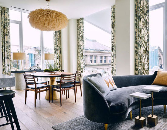 Điều gì khiến cho càng ngày càng có nhiều gia đình lựa chọn kiểu rèm cửa dài cho nhà mình