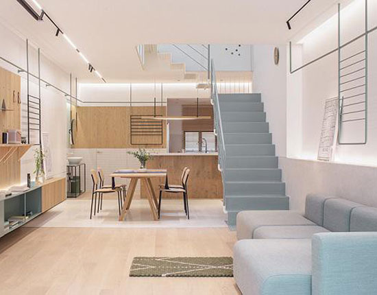 Nhà 3 tầng trắng muốt đẹp như tranh “nổi bần bật” giữa dãy phố cổ kính