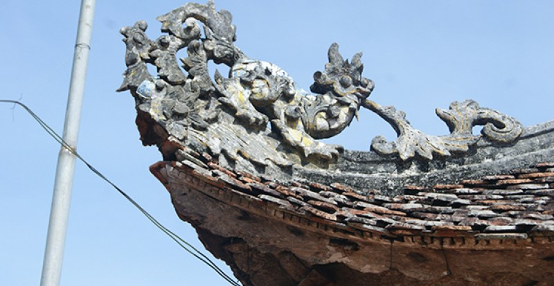 Hình rồng đặt trên đầu đao chùa Bà Bụt
