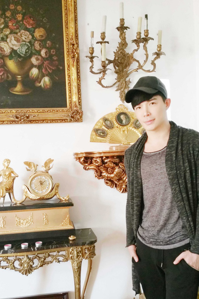 Chiêm ngưỡng ngôi nhà dát vàng triệu đô của nam ca sĩ Nathan Lee ở Hà Nội - Ảnh 2.